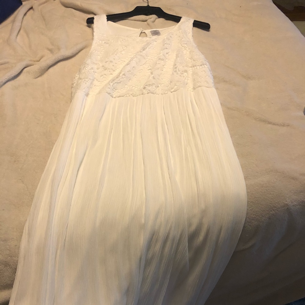 Cracker Barrel fashion white maxi dress
